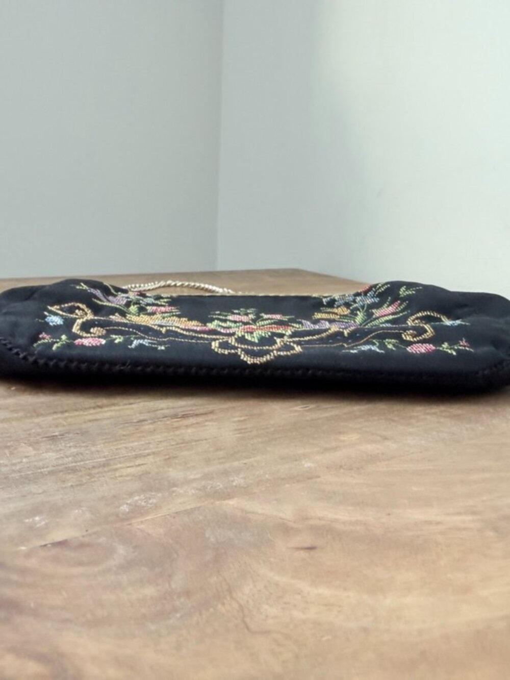 VTG Made in Germany Black Floral Petit Point Tapestry Purse Gold Kiss Lock Chain - Picture 4 of 8